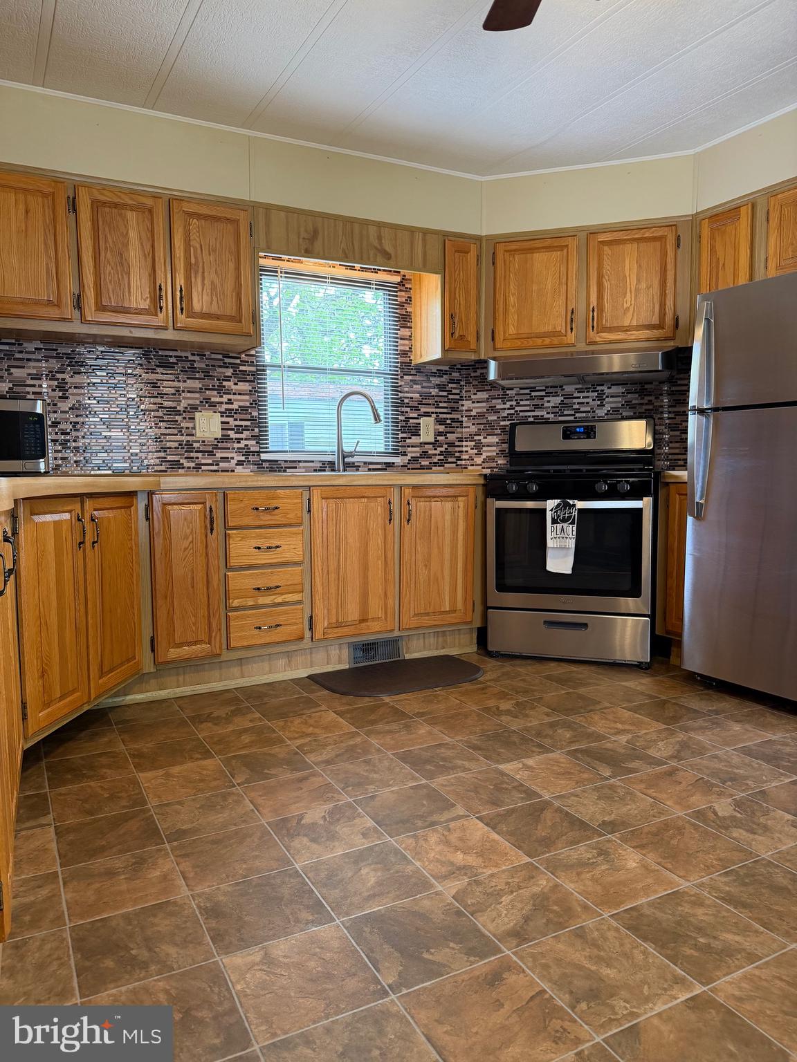 22 PINEVIEW