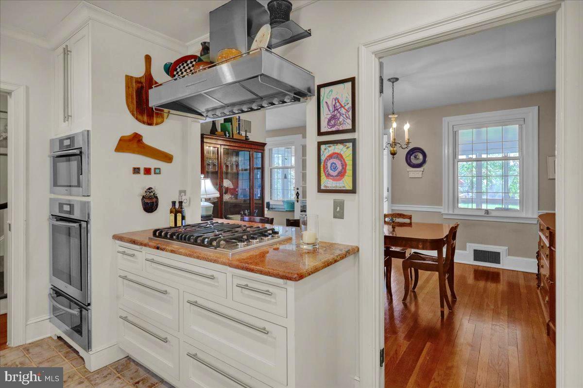 SCHOOL LANE HILLS - Residential