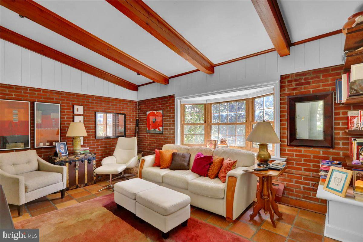 SCHOOL LANE HILLS - Residential