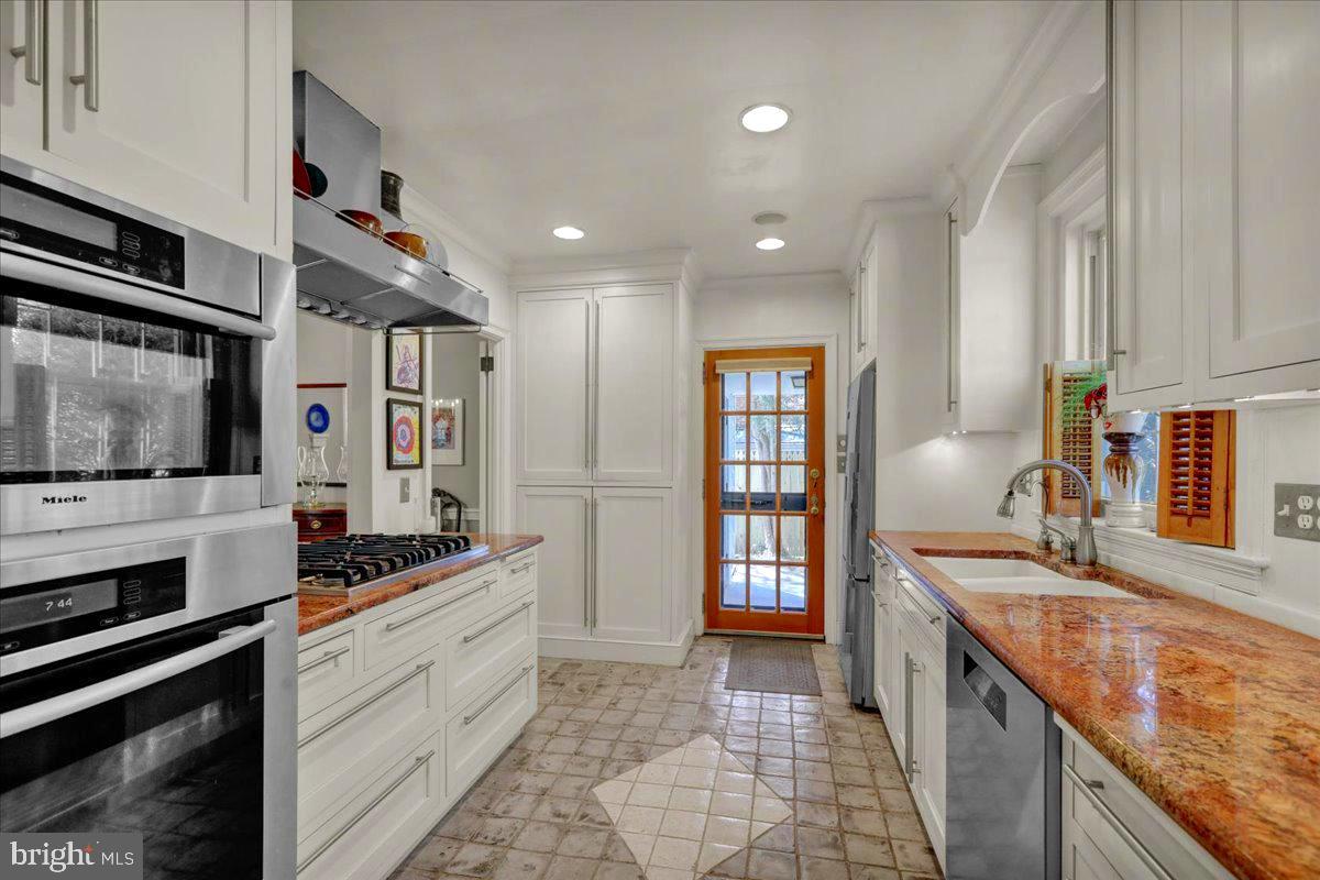 SCHOOL LANE HILLS - Residential