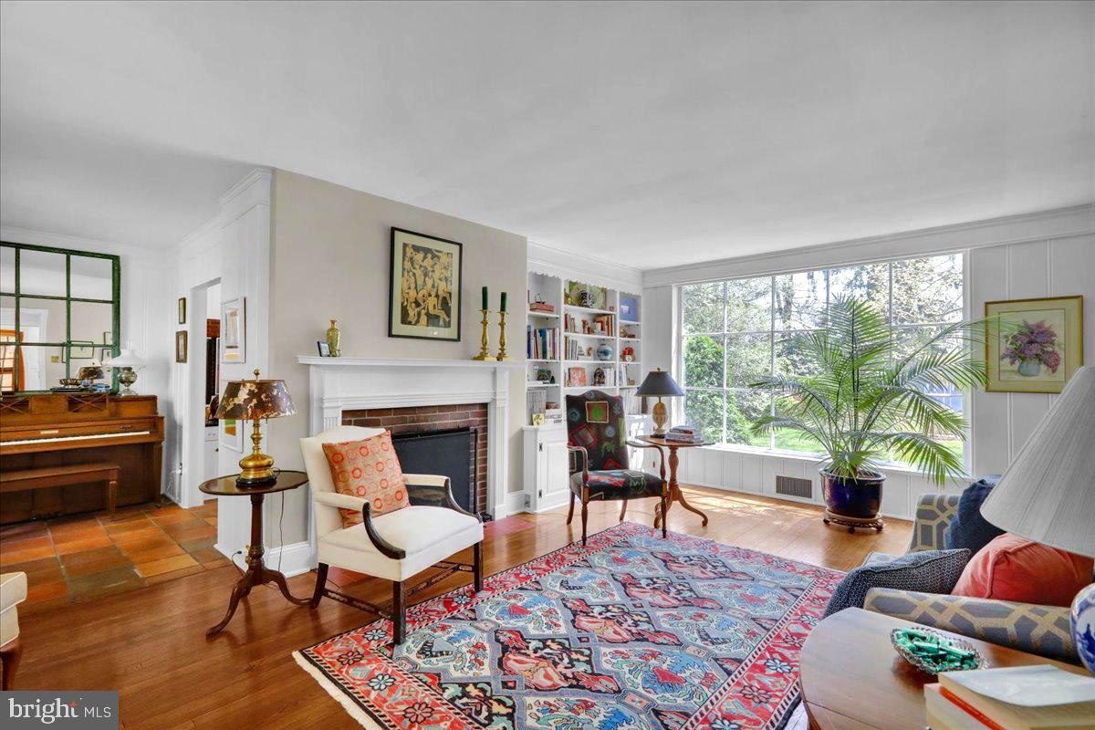 SCHOOL LANE HILLS - Residential