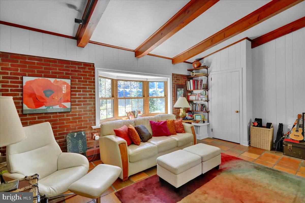 SCHOOL LANE HILLS - Residential