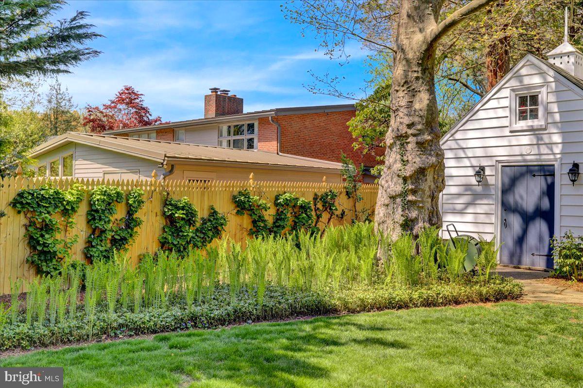 SCHOOL LANE HILLS - Residential