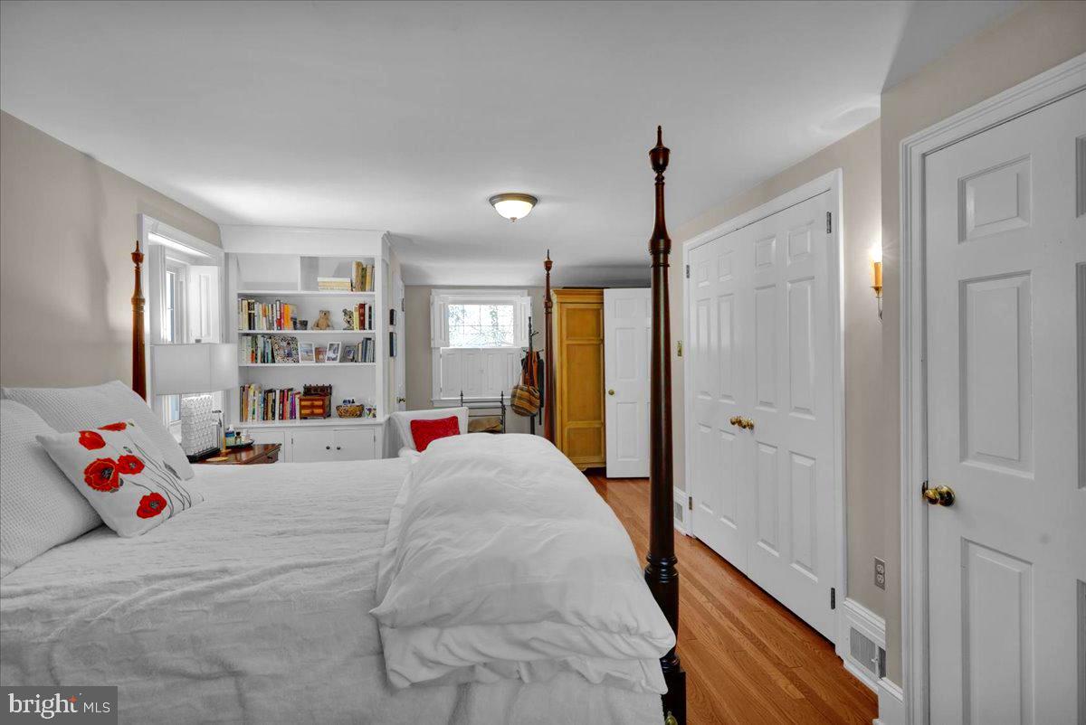 SCHOOL LANE HILLS - Residential