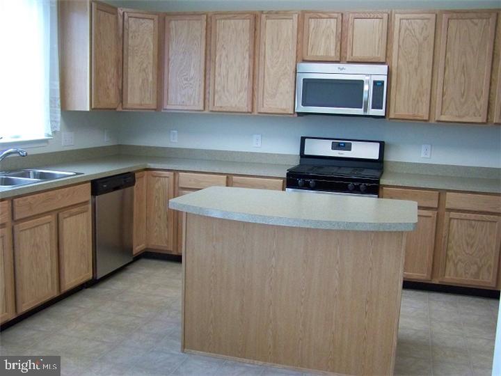 MONTGOMERY POINTE - Residential Lease