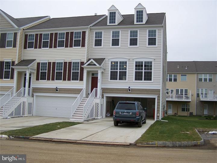 MONTGOMERY POINTE - Residential Lease