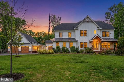 Photo of 8794 Buckland Mill Road, GAINESVILLE, VA 20155 (MLS # VAPW2116284)