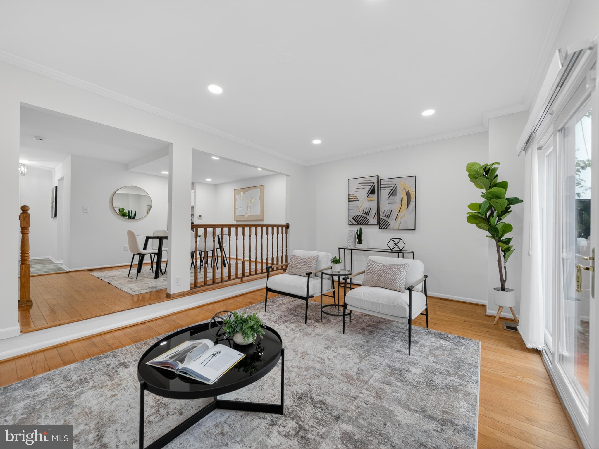 SOUTHGATE WOODS TOWNHOUSES - Residential