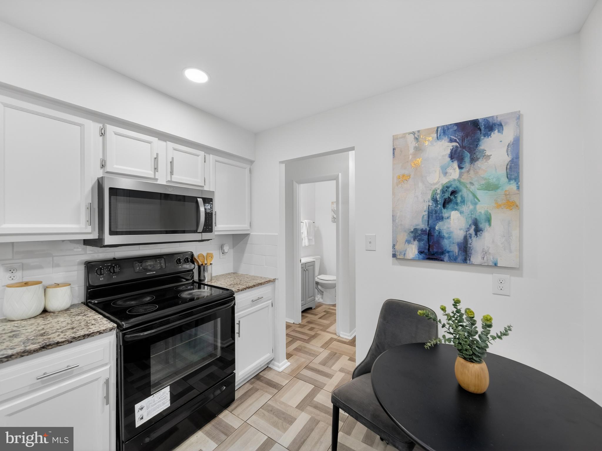 SOUTHGATE WOODS TOWNHOUSES - Residential