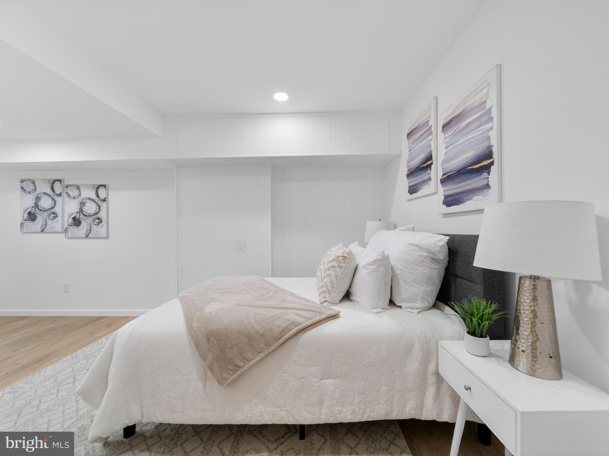 SOUTHGATE WOODS TOWNHOUSES - Residential