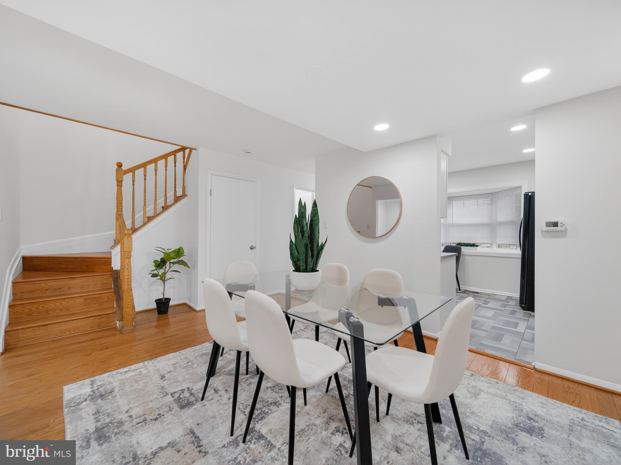 SOUTHGATE WOODS TOWNHOUSES - Residential