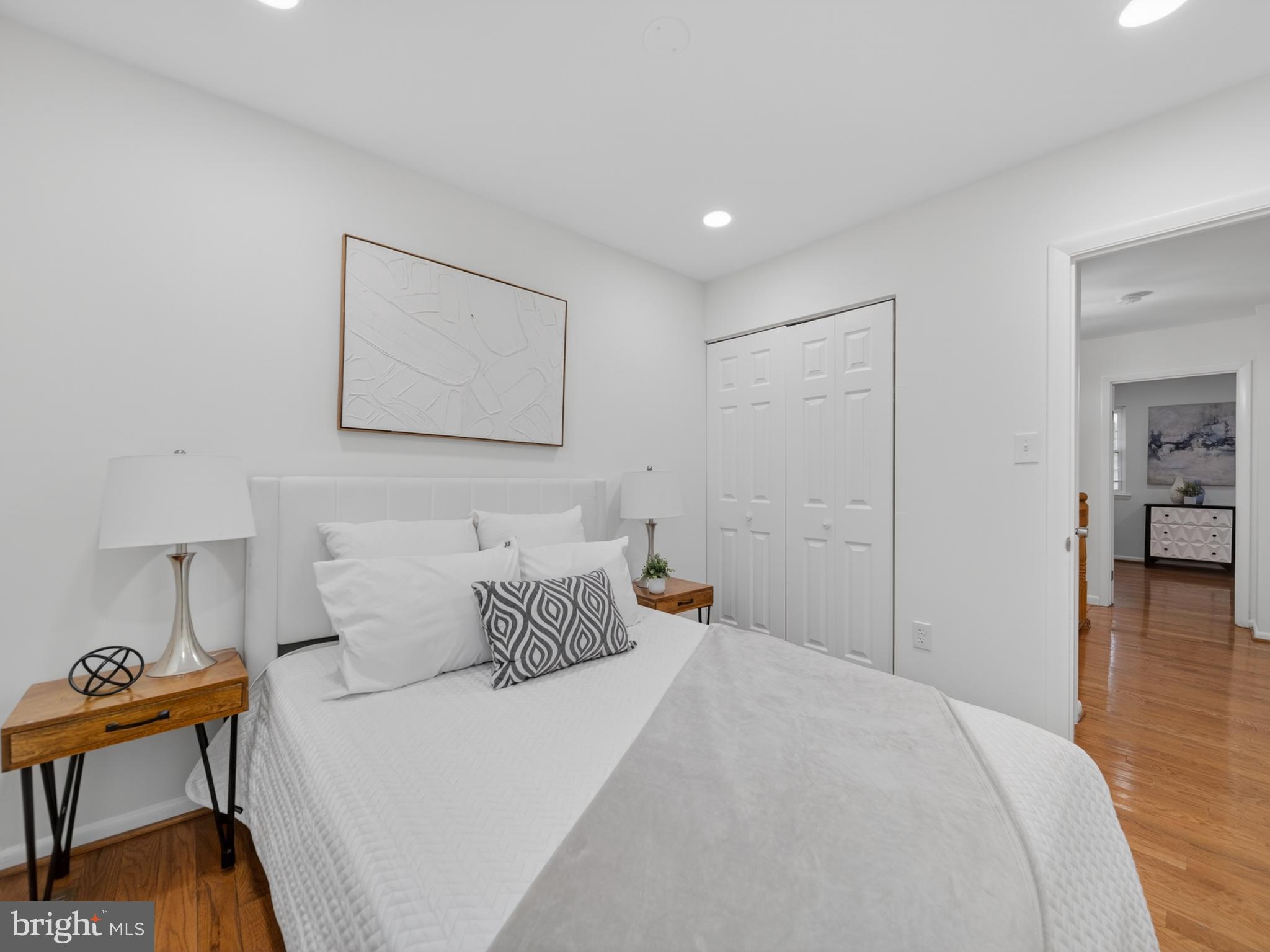 SOUTHGATE WOODS TOWNHOUSES - Residential