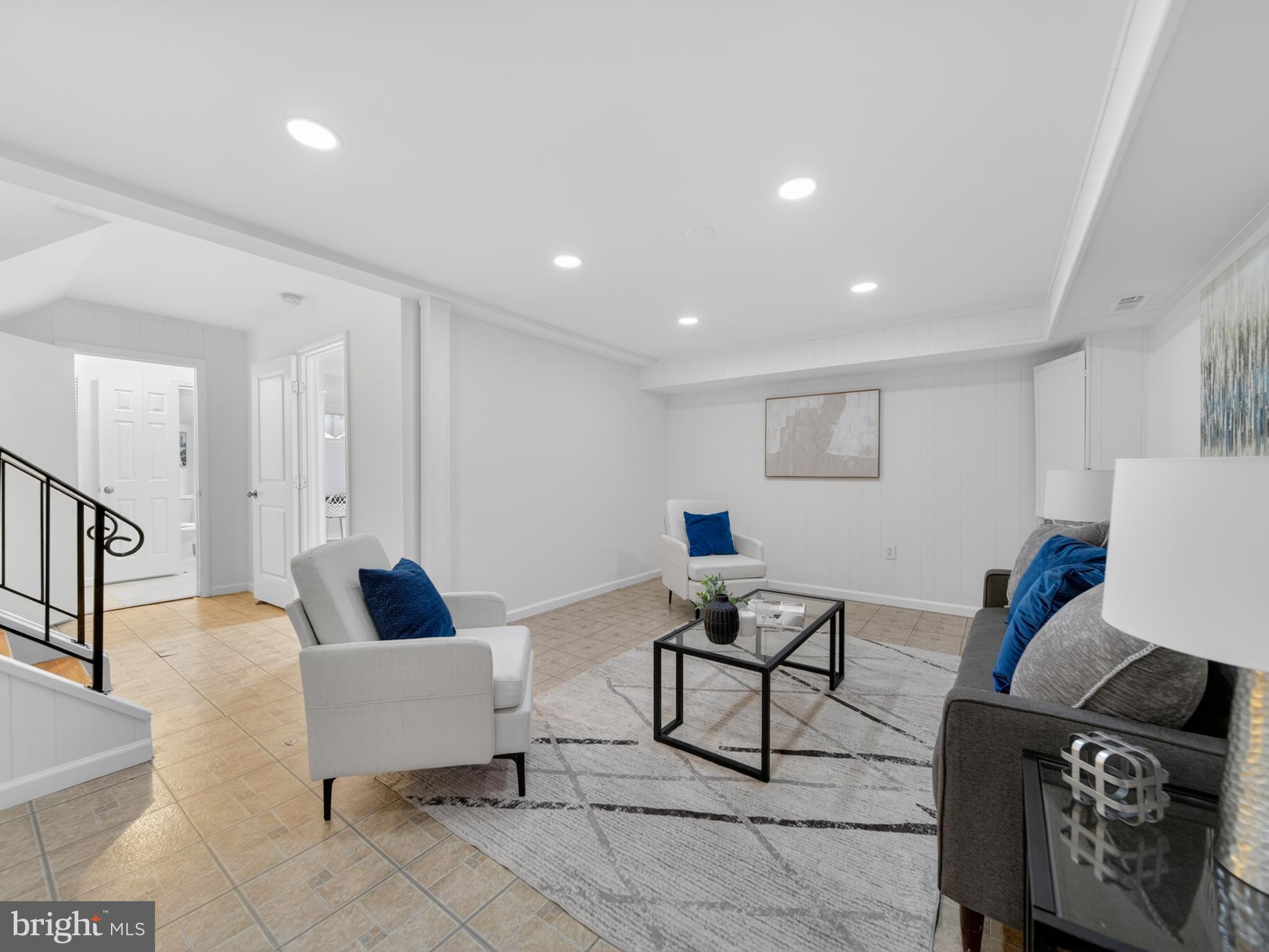 SOUTHGATE WOODS TOWNHOUSES - Residential