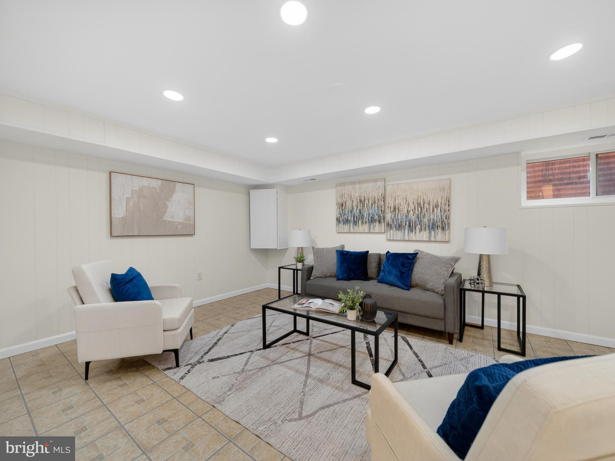 SOUTHGATE WOODS TOWNHOUSES - Residential