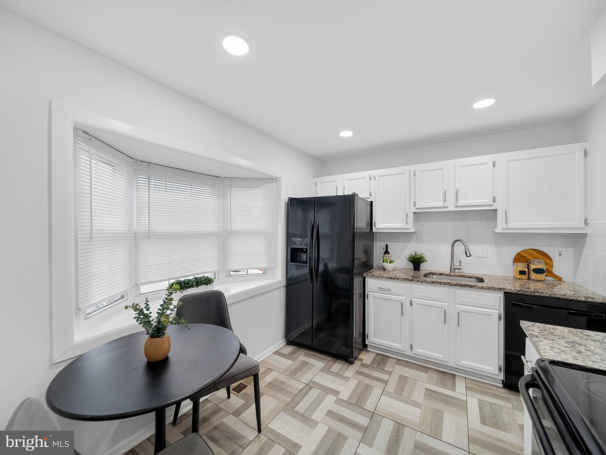 SOUTHGATE WOODS TOWNHOUSES - Residential