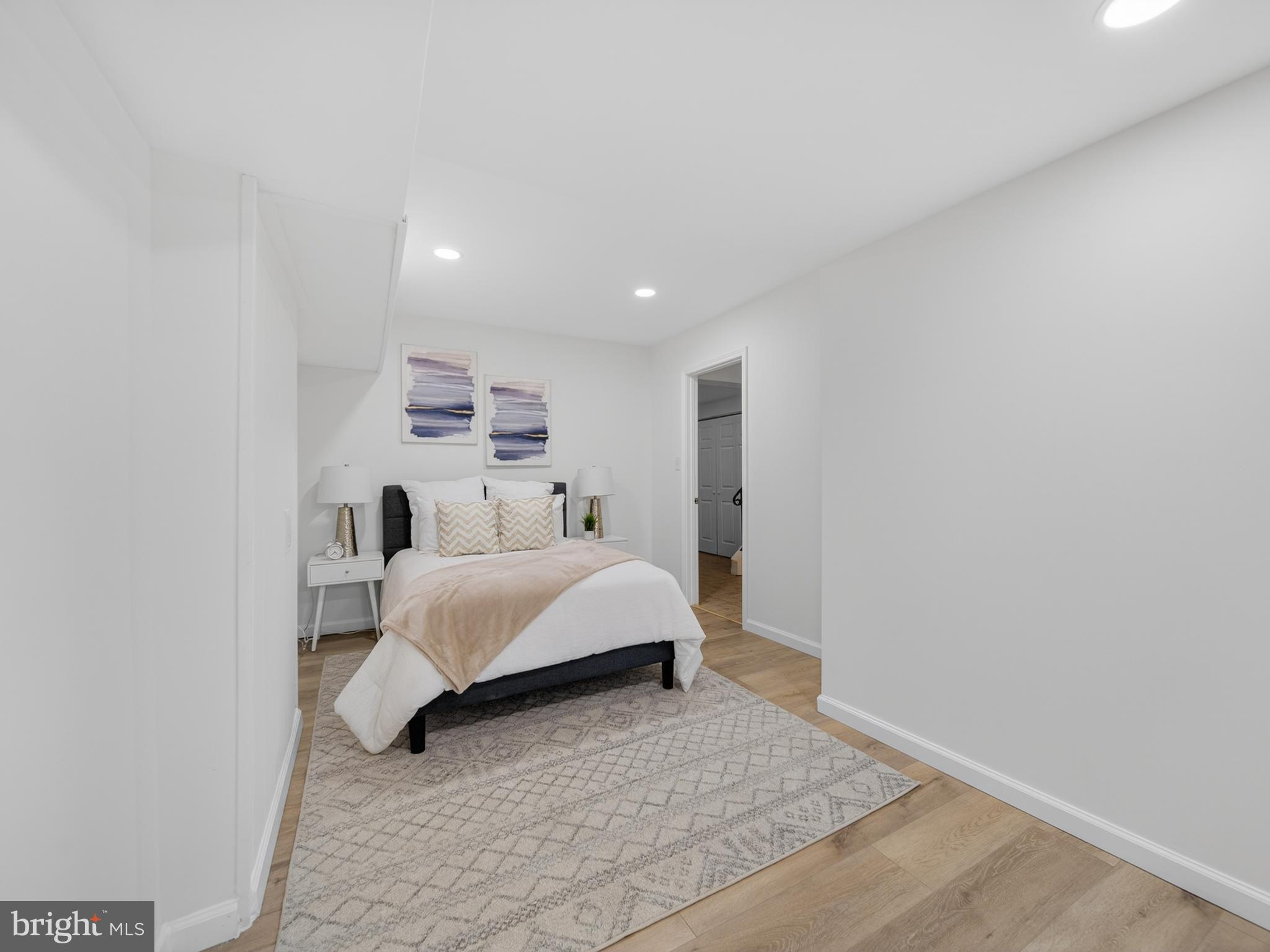 SOUTHGATE WOODS TOWNHOUSES - Residential