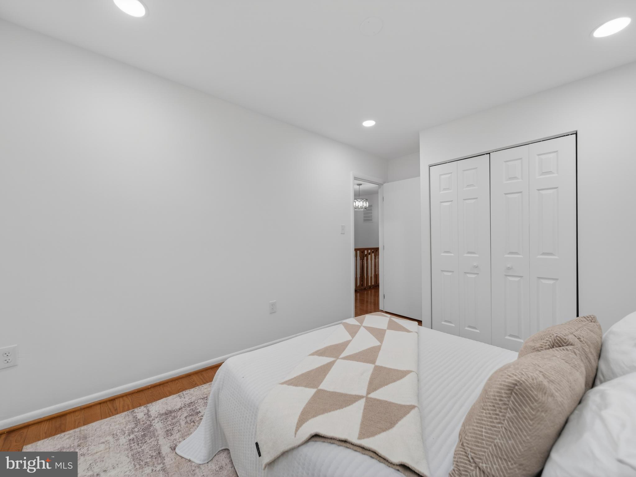 SOUTHGATE WOODS TOWNHOUSES - Residential