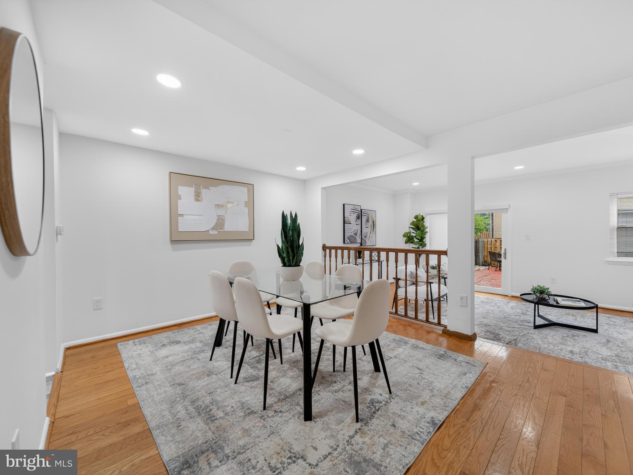 SOUTHGATE WOODS TOWNHOUSES - Residential