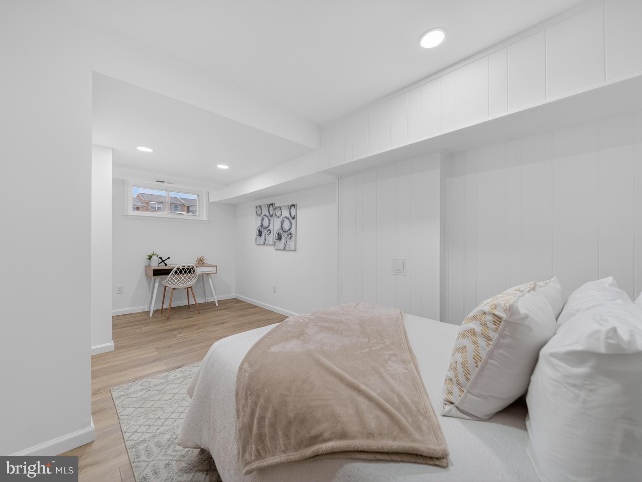SOUTHGATE WOODS TOWNHOUSES - Residential