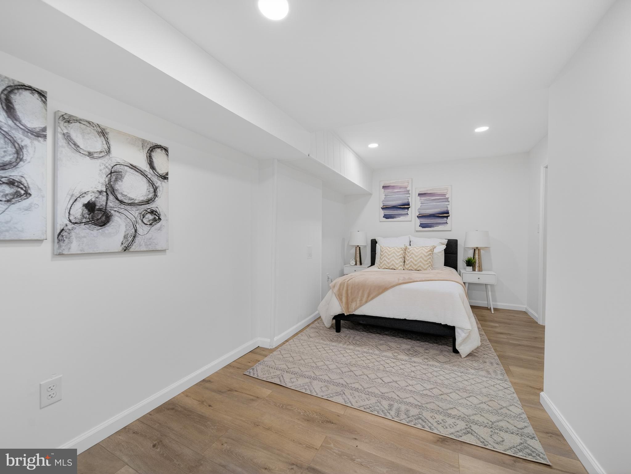 SOUTHGATE WOODS TOWNHOUSES - Residential