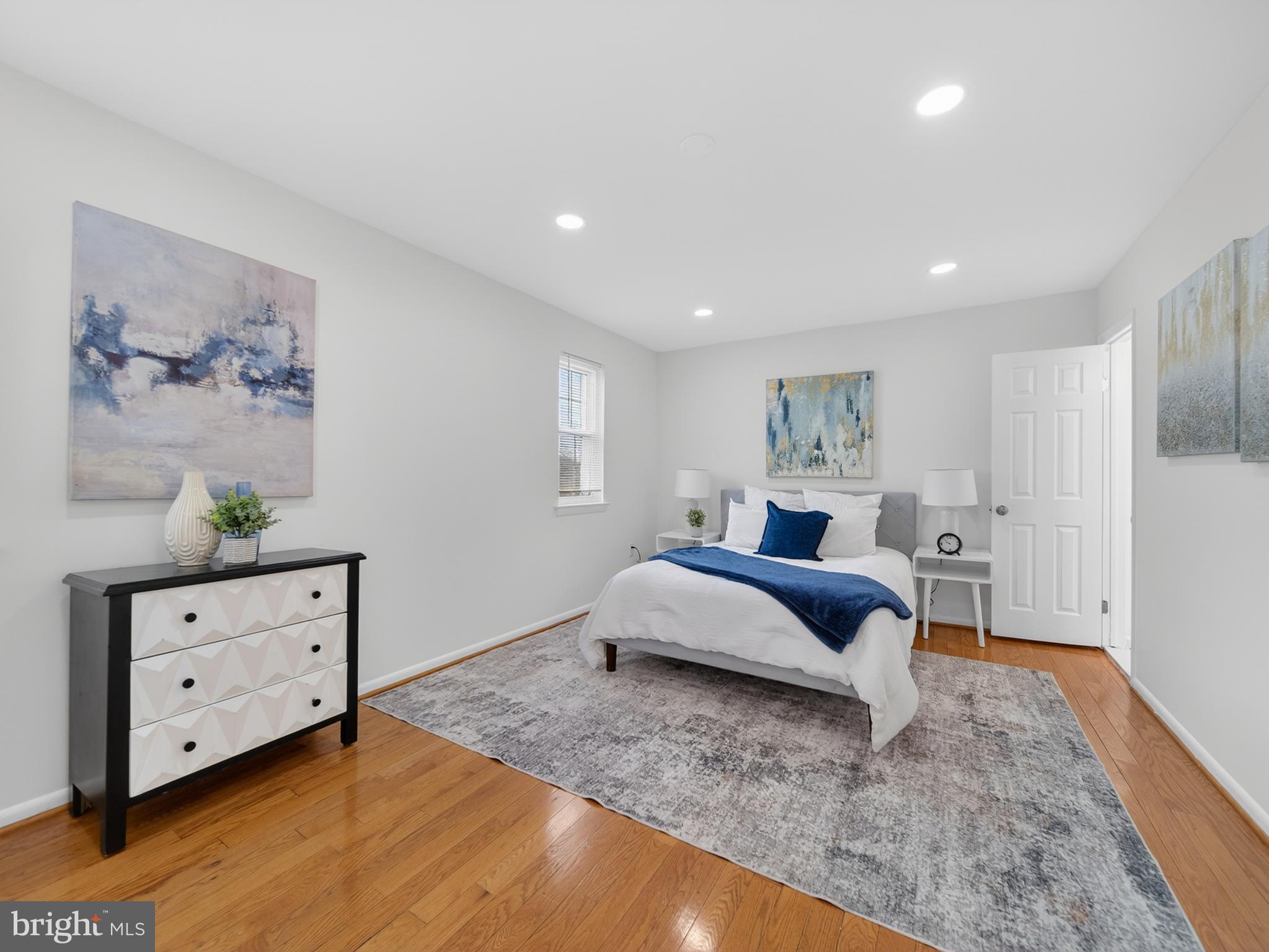 SOUTHGATE WOODS TOWNHOUSES - Residential