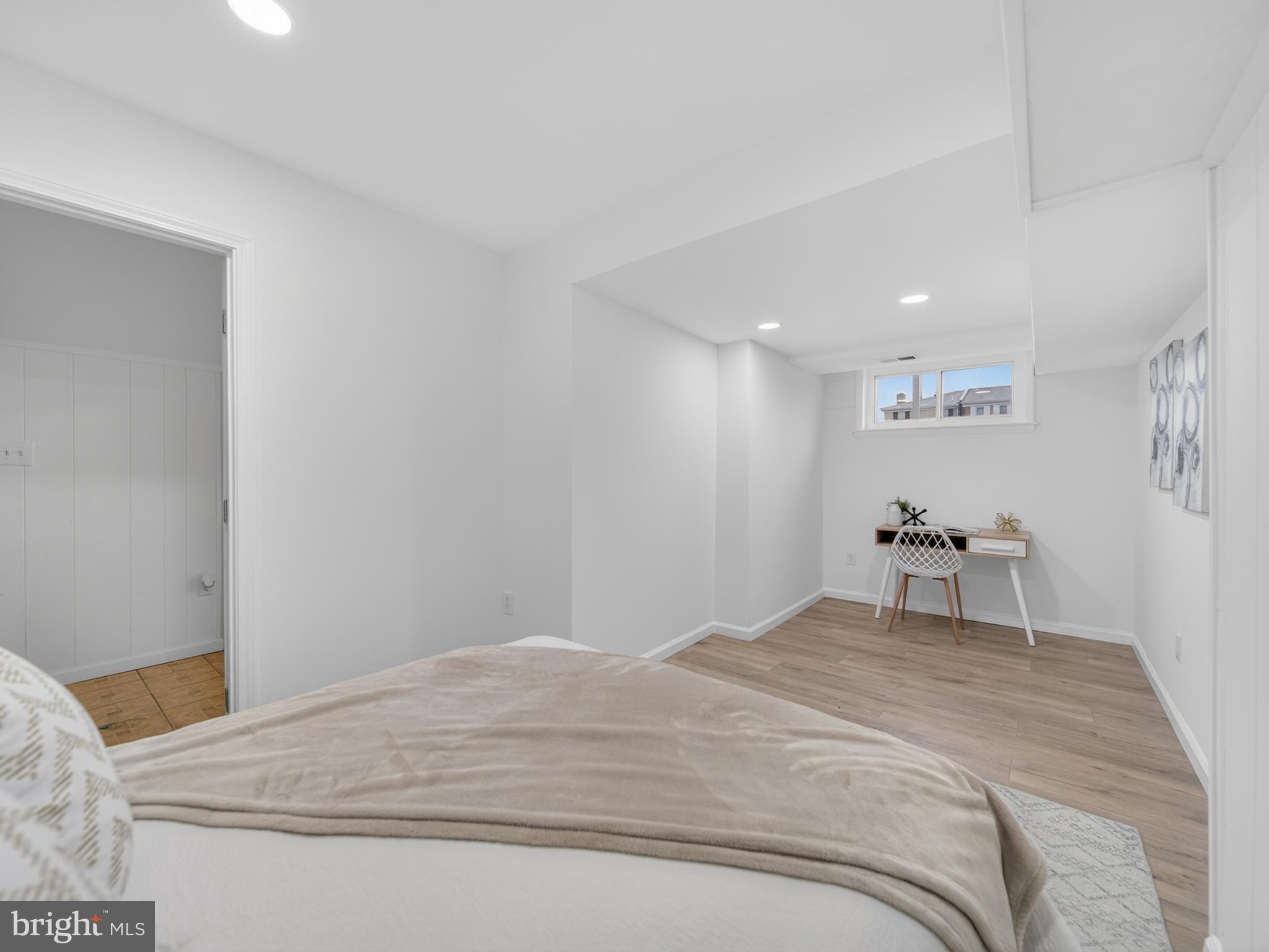 SOUTHGATE WOODS TOWNHOUSES - Residential