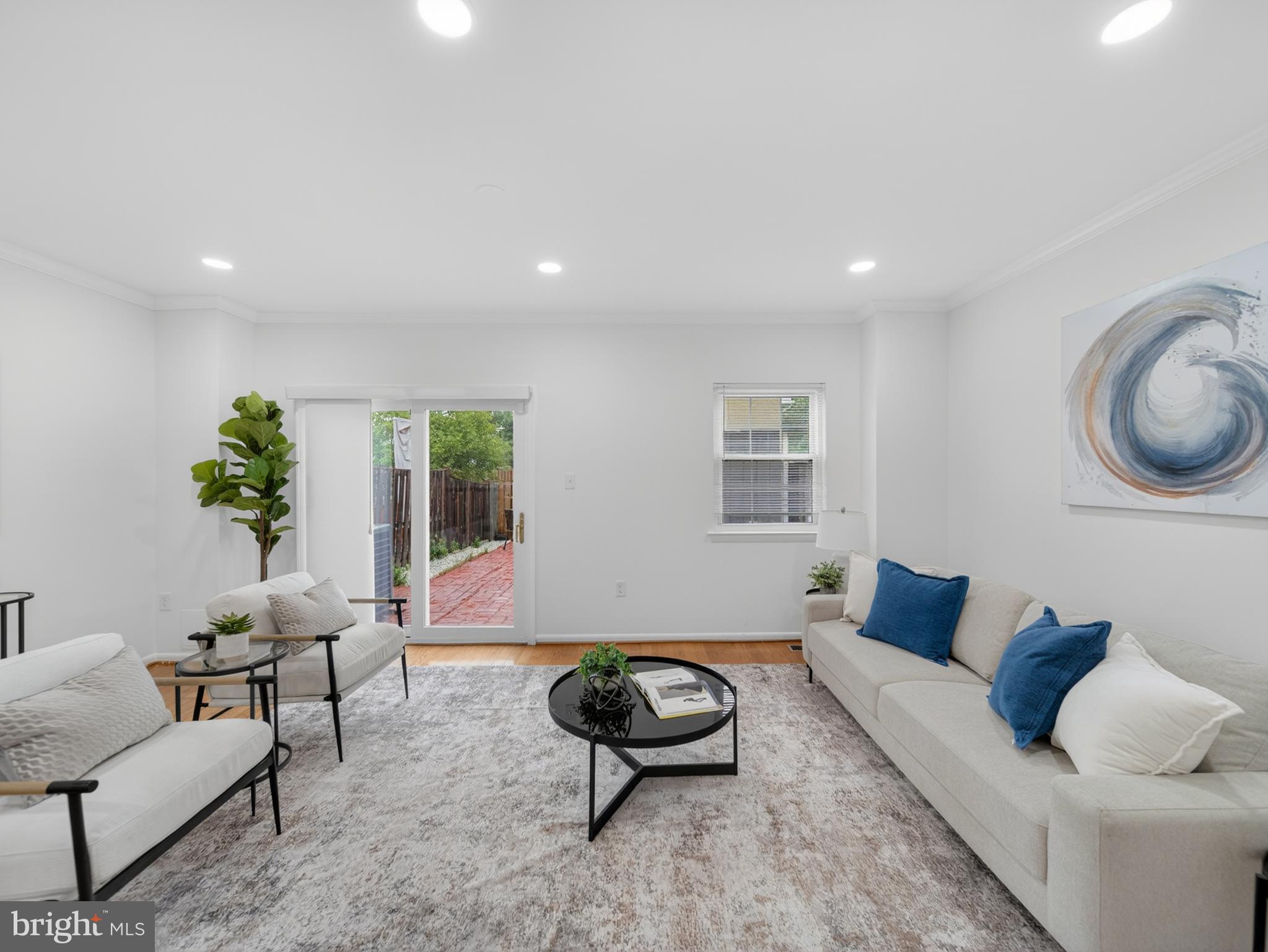 SOUTHGATE WOODS TOWNHOUSES - Residential