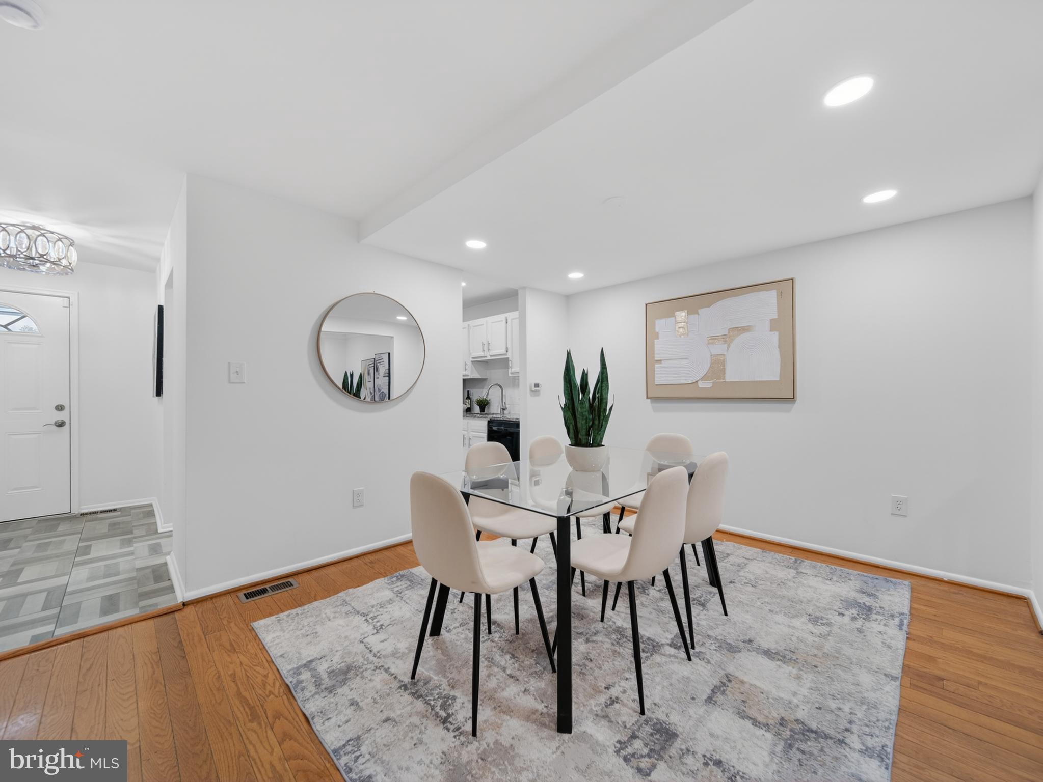 SOUTHGATE WOODS TOWNHOUSES - Residential