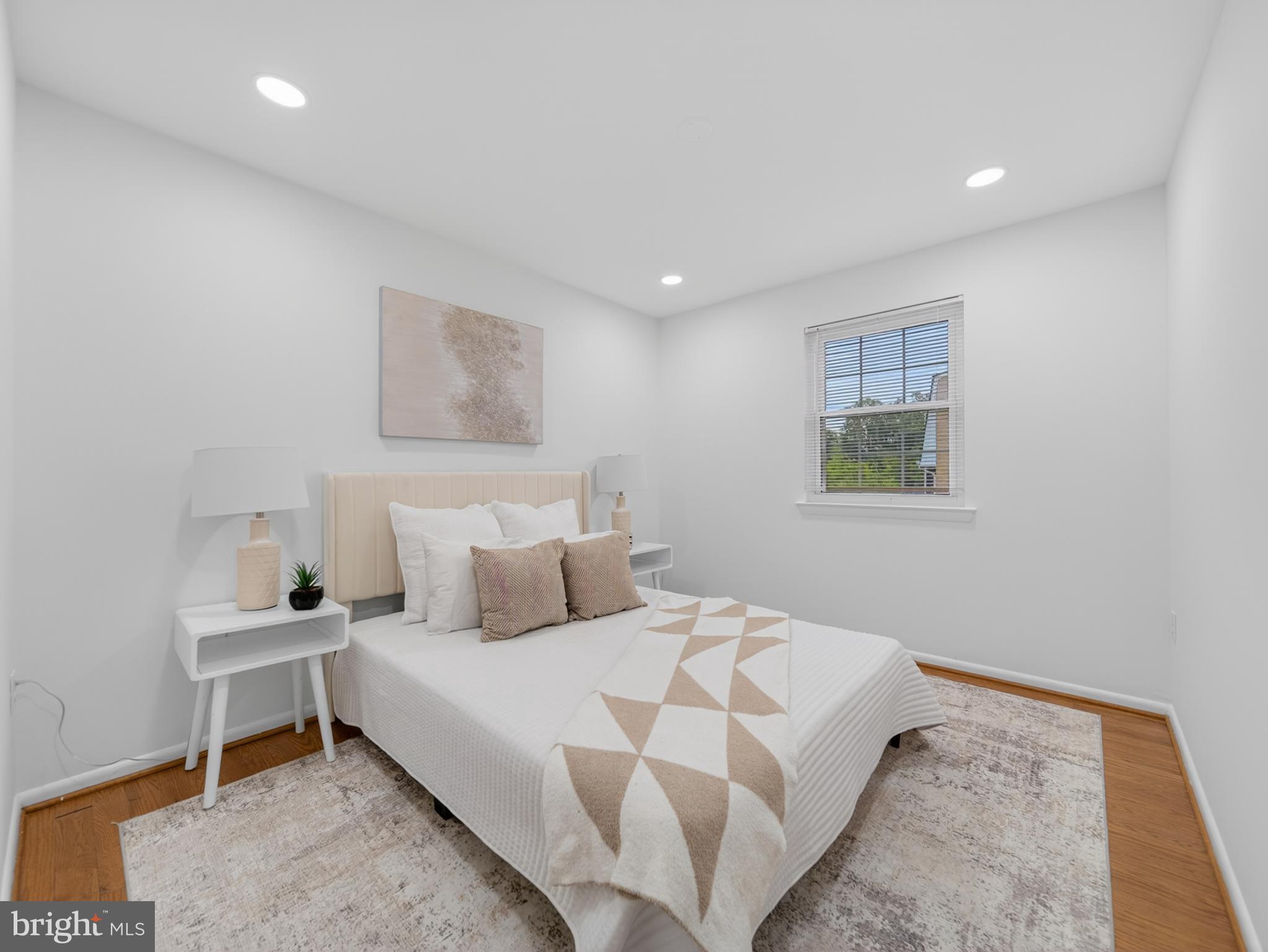 SOUTHGATE WOODS TOWNHOUSES - Residential