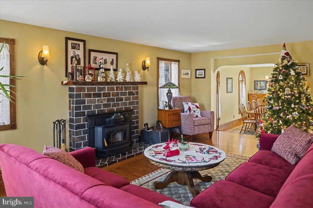 Photo of 210 E Montgomery Avenue, HATBORO, PA 19040 (MLS # PAMC2161088)