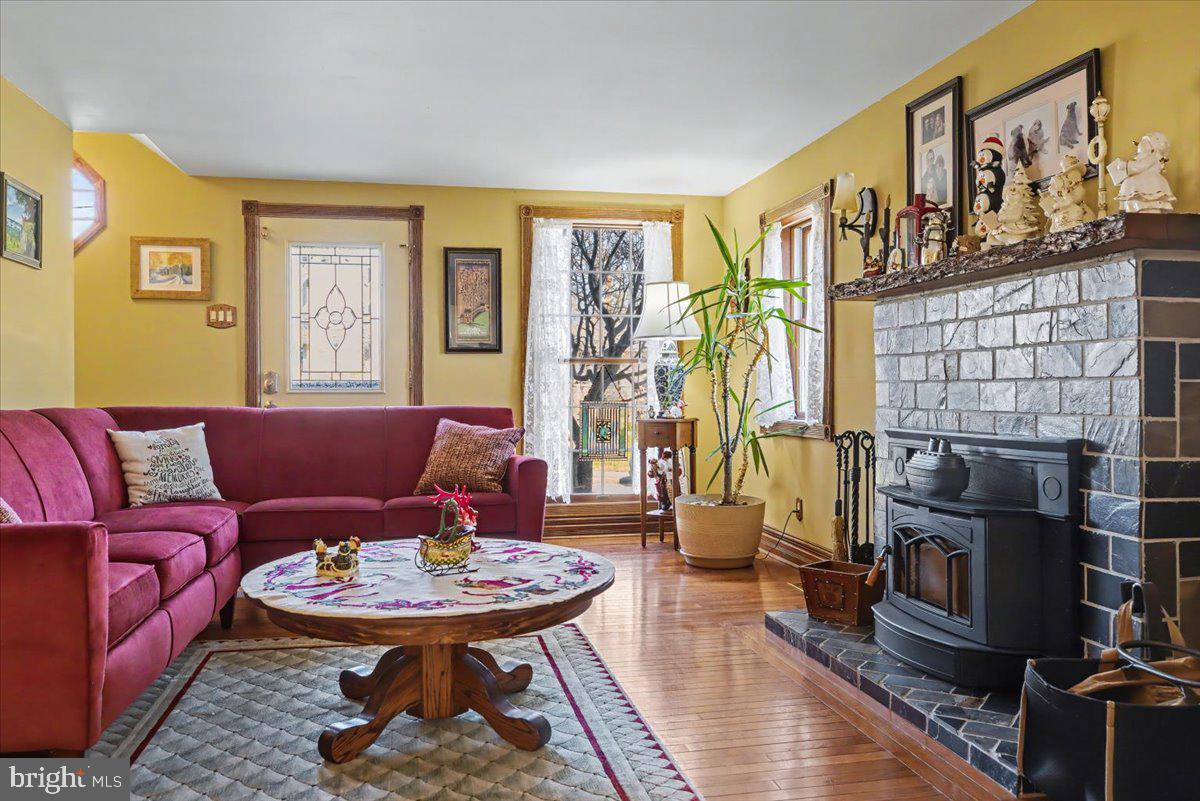 210 E MONTGOMERY AVENUE