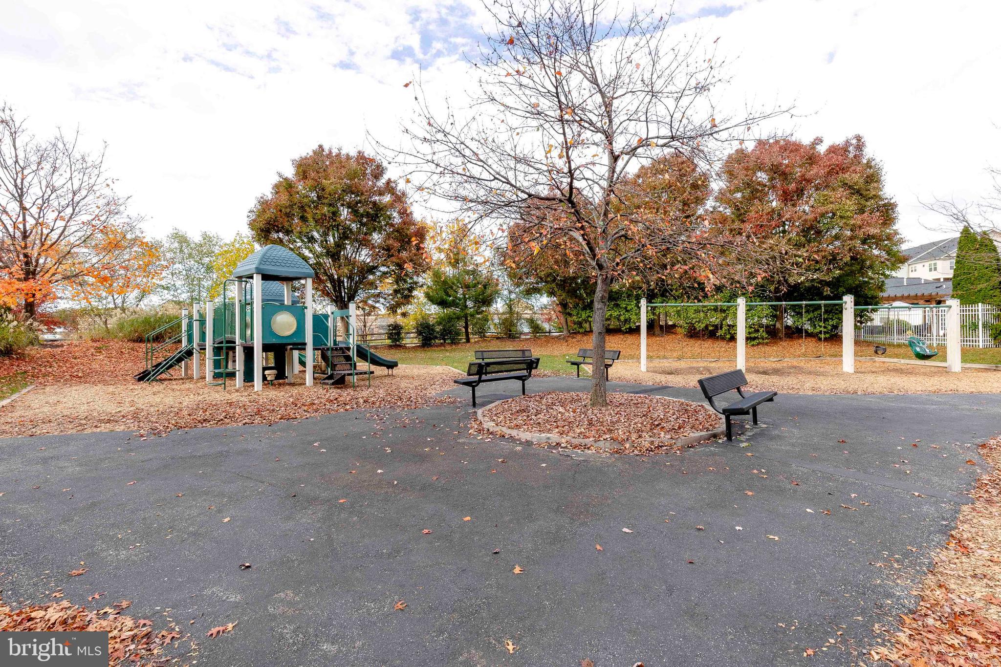 PINEY ORCHARD - Residential