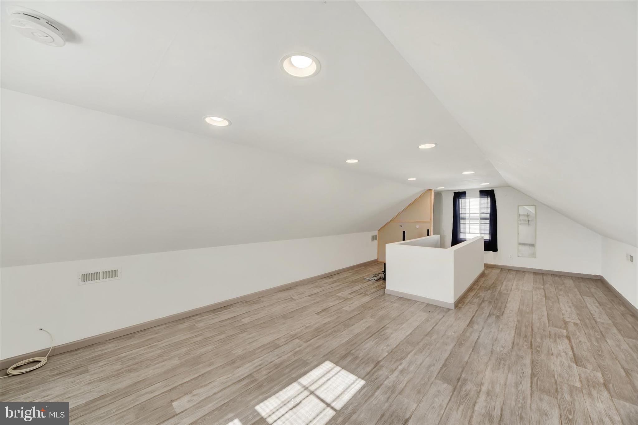 EASTERN TERRACE - Residential