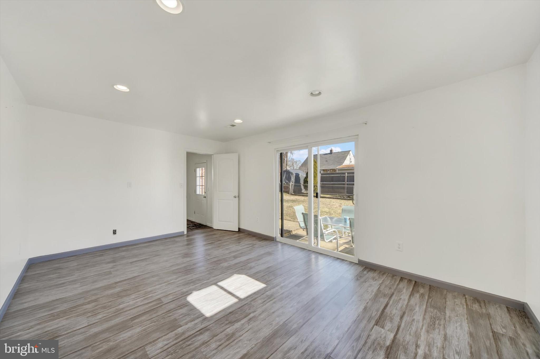 EASTERN TERRACE - Residential