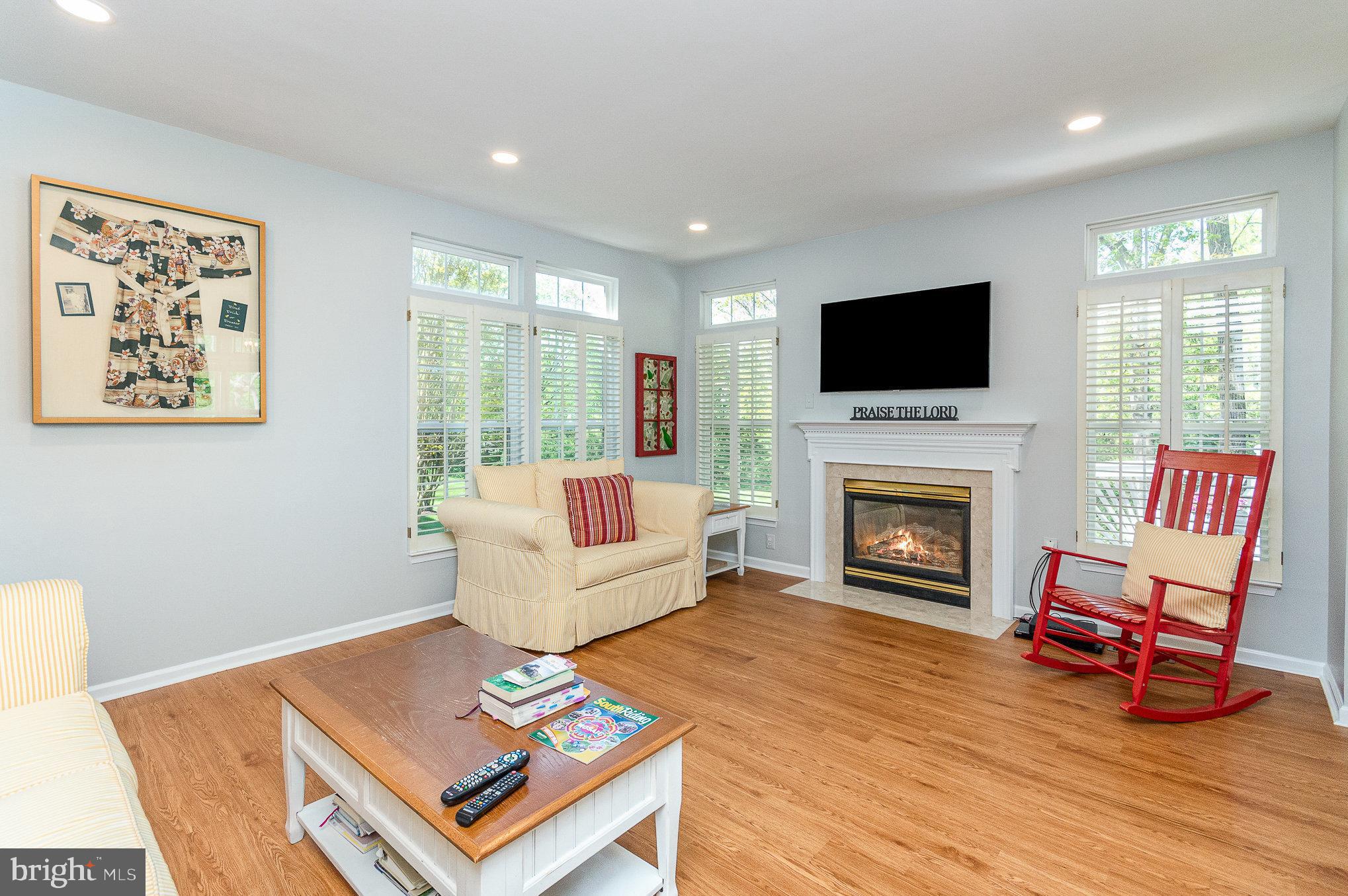 SOUTH RIDING - Residential