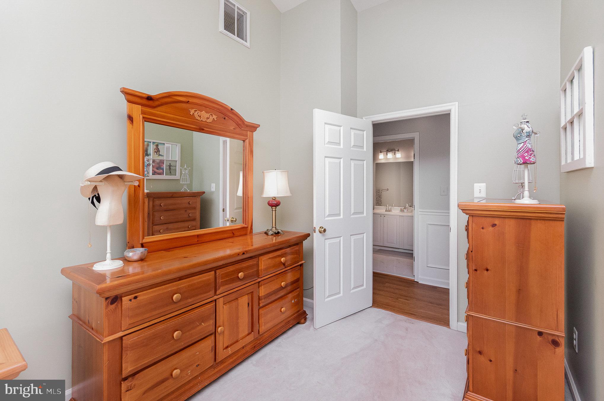 SOUTH RIDING - Residential