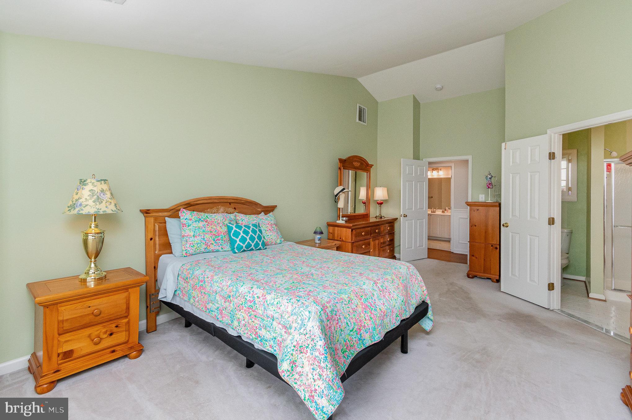 SOUTH RIDING - Residential