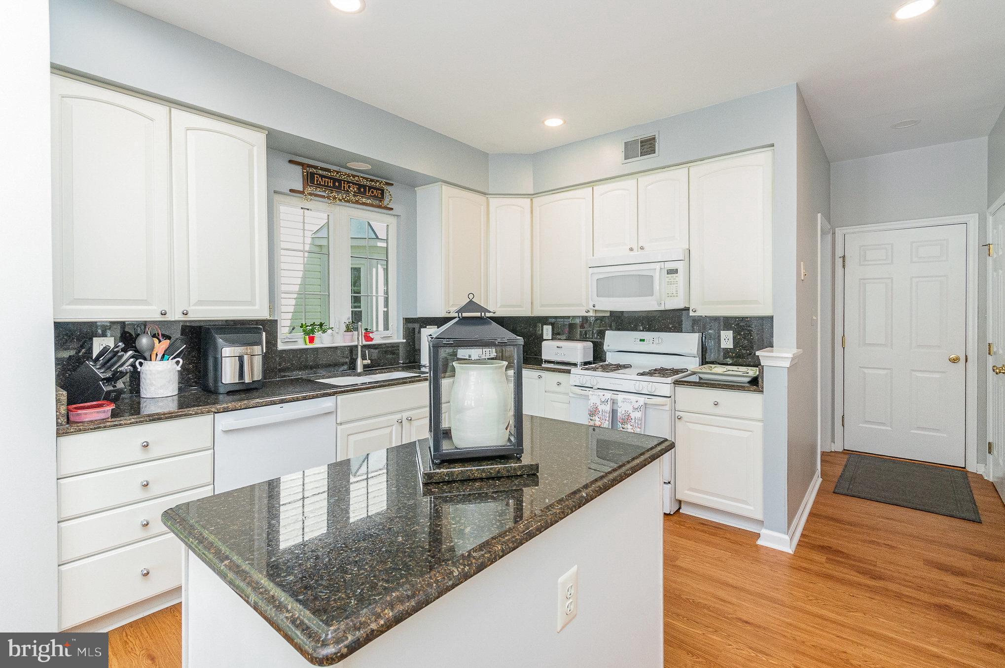 SOUTH RIDING - Residential