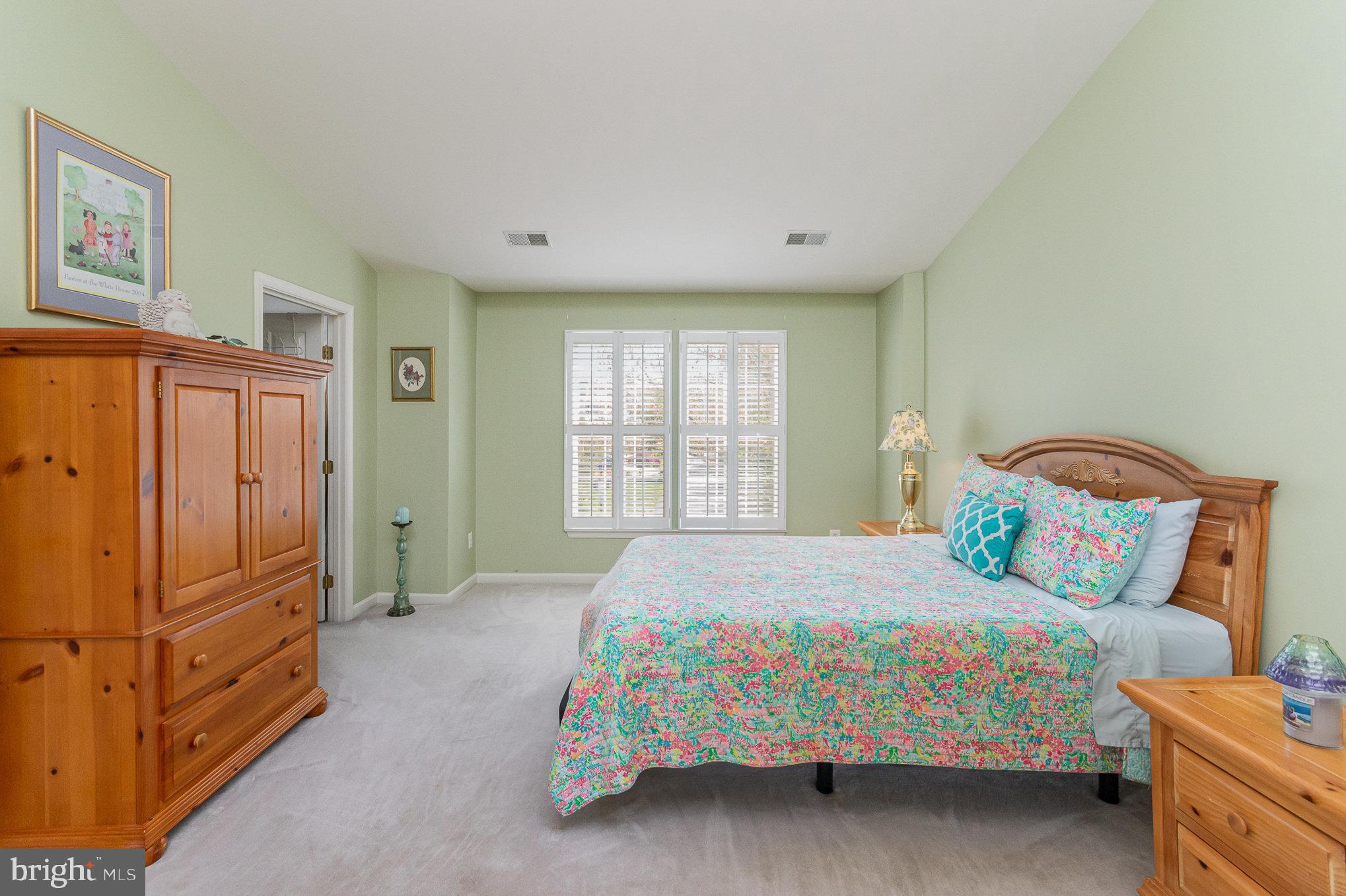 SOUTH RIDING - Residential