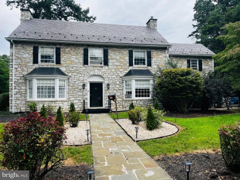 Photo of 2100 Bellevue Rd, HARRISBURG, PA 17104 (MLS # PADA2063796)