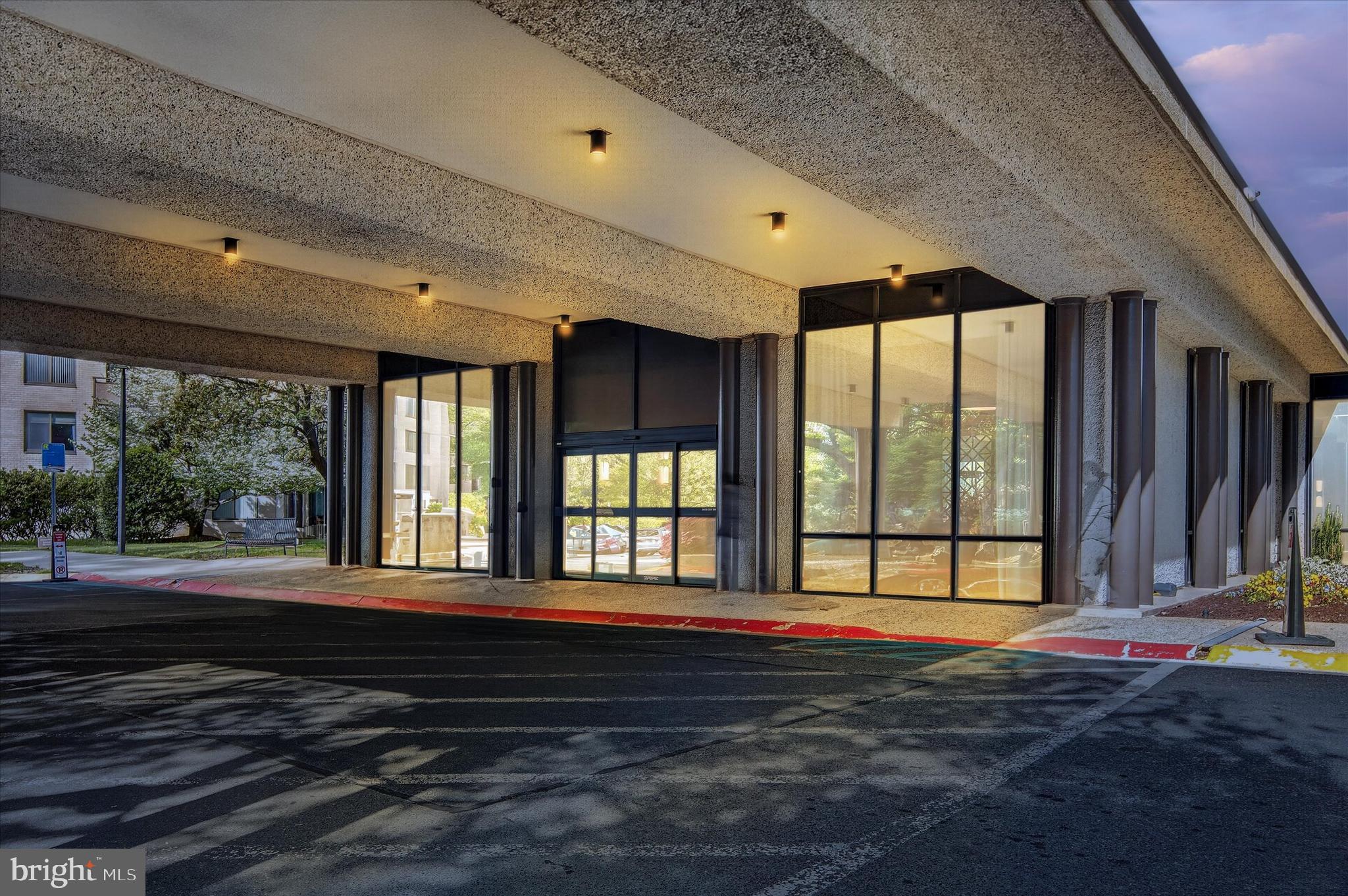 PROMENADE TOWERS - Residential