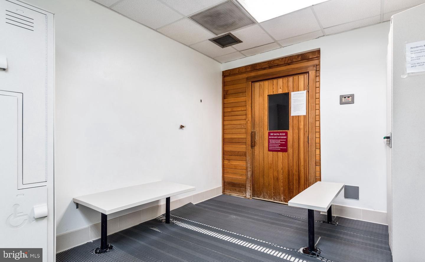 PROMENADE TOWERS - Residential