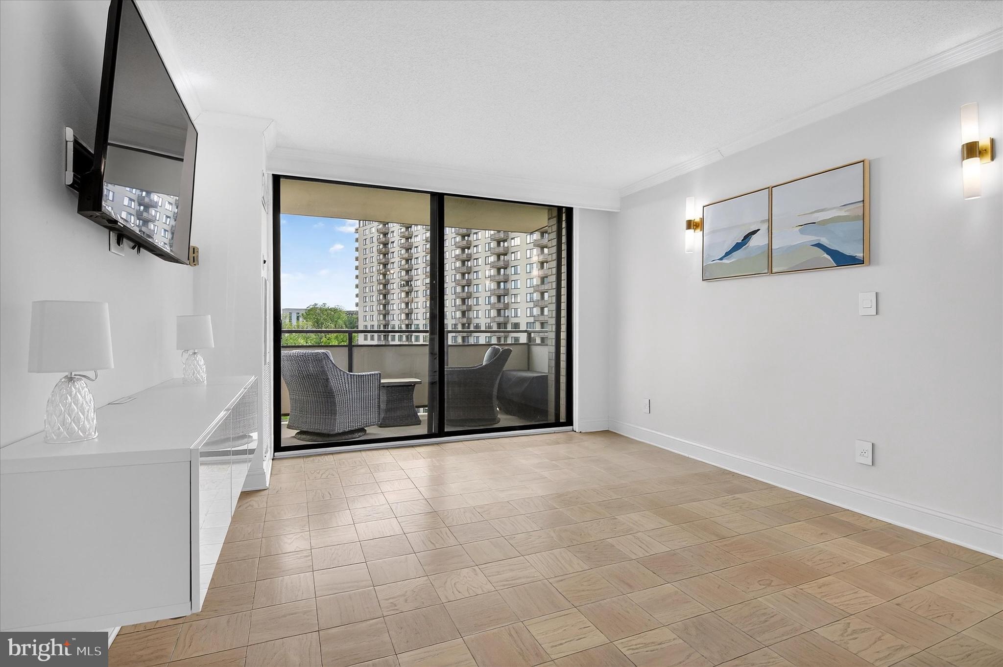 PROMENADE TOWERS - Residential