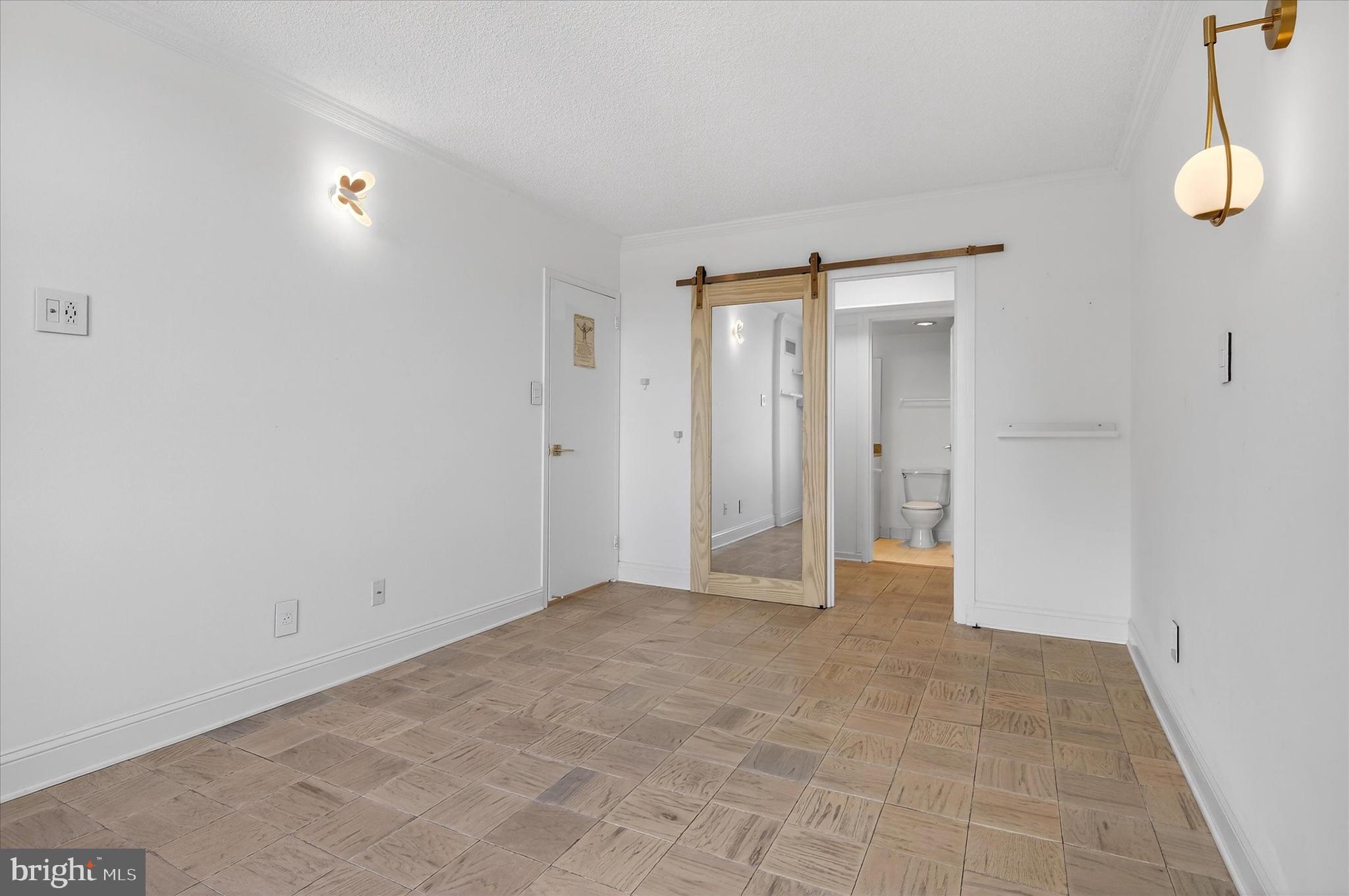 PROMENADE TOWERS - Residential