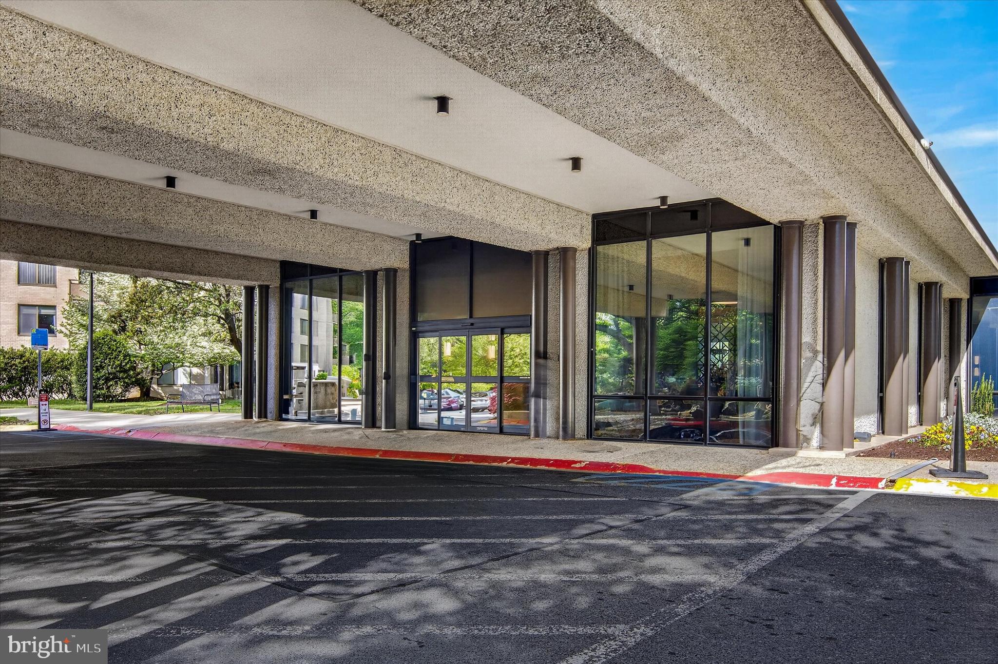 PROMENADE TOWERS - Residential