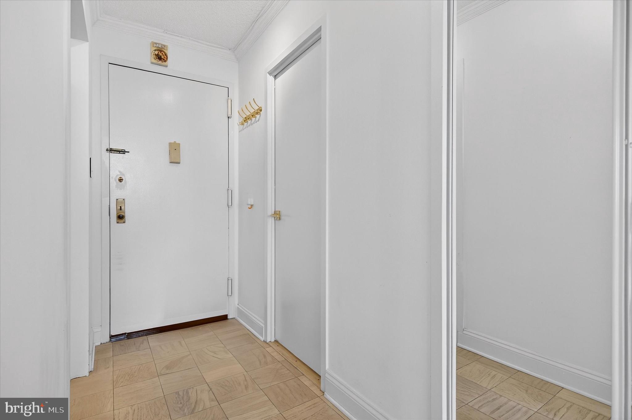 PROMENADE TOWERS - Residential