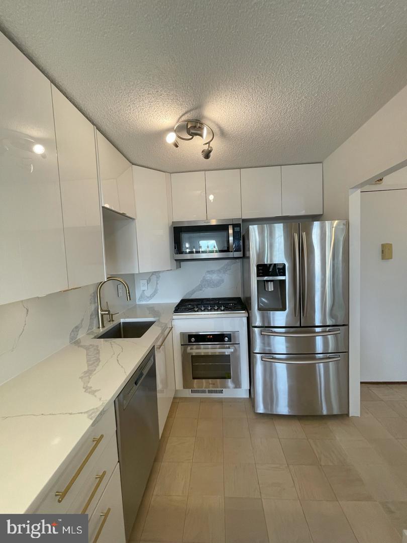 5225 POOKS HILL ROAD 715N