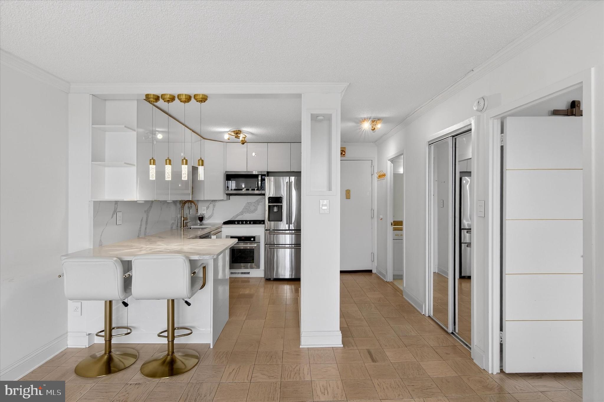 PROMENADE TOWERS - Residential