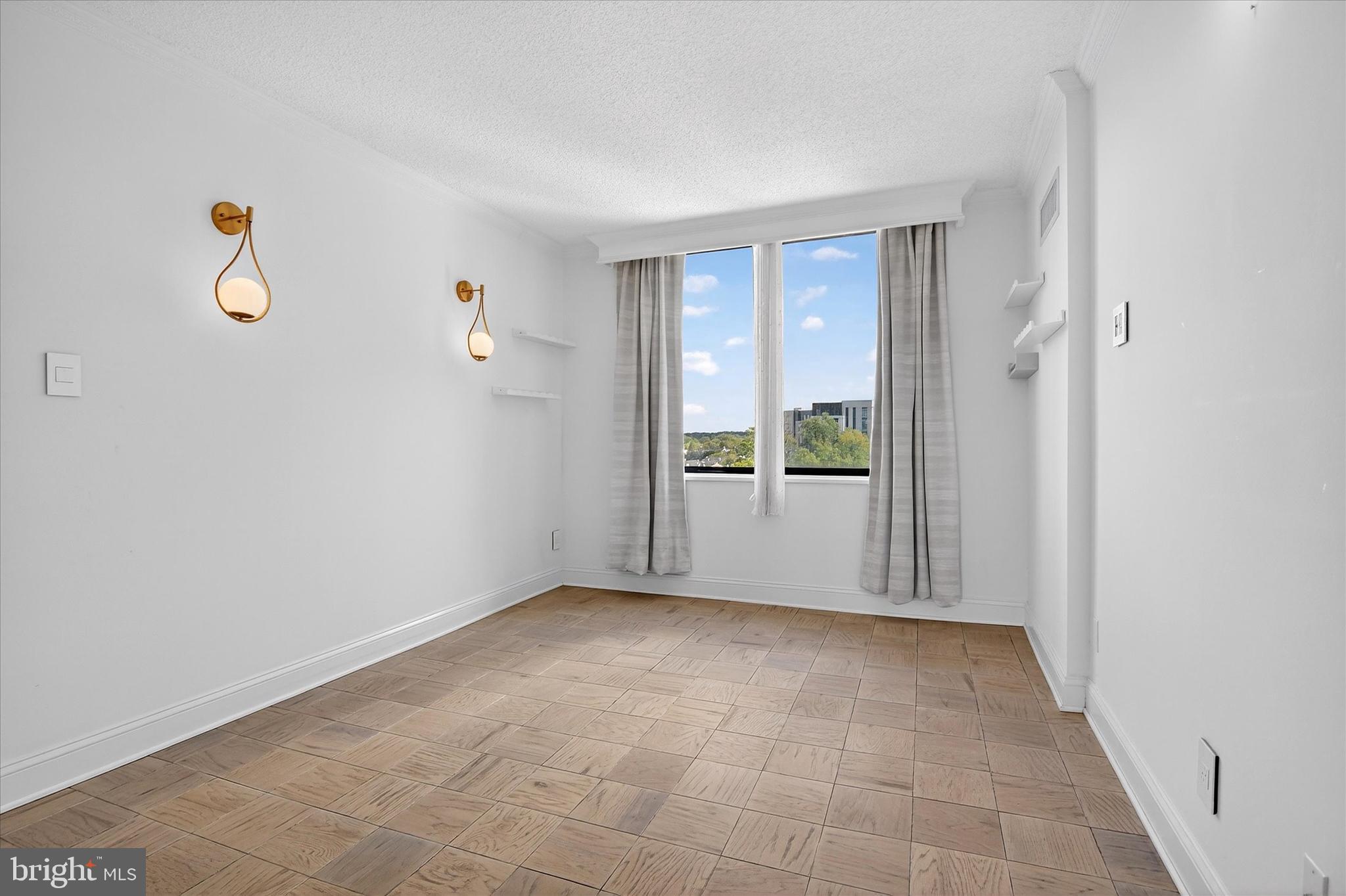 PROMENADE TOWERS - Residential