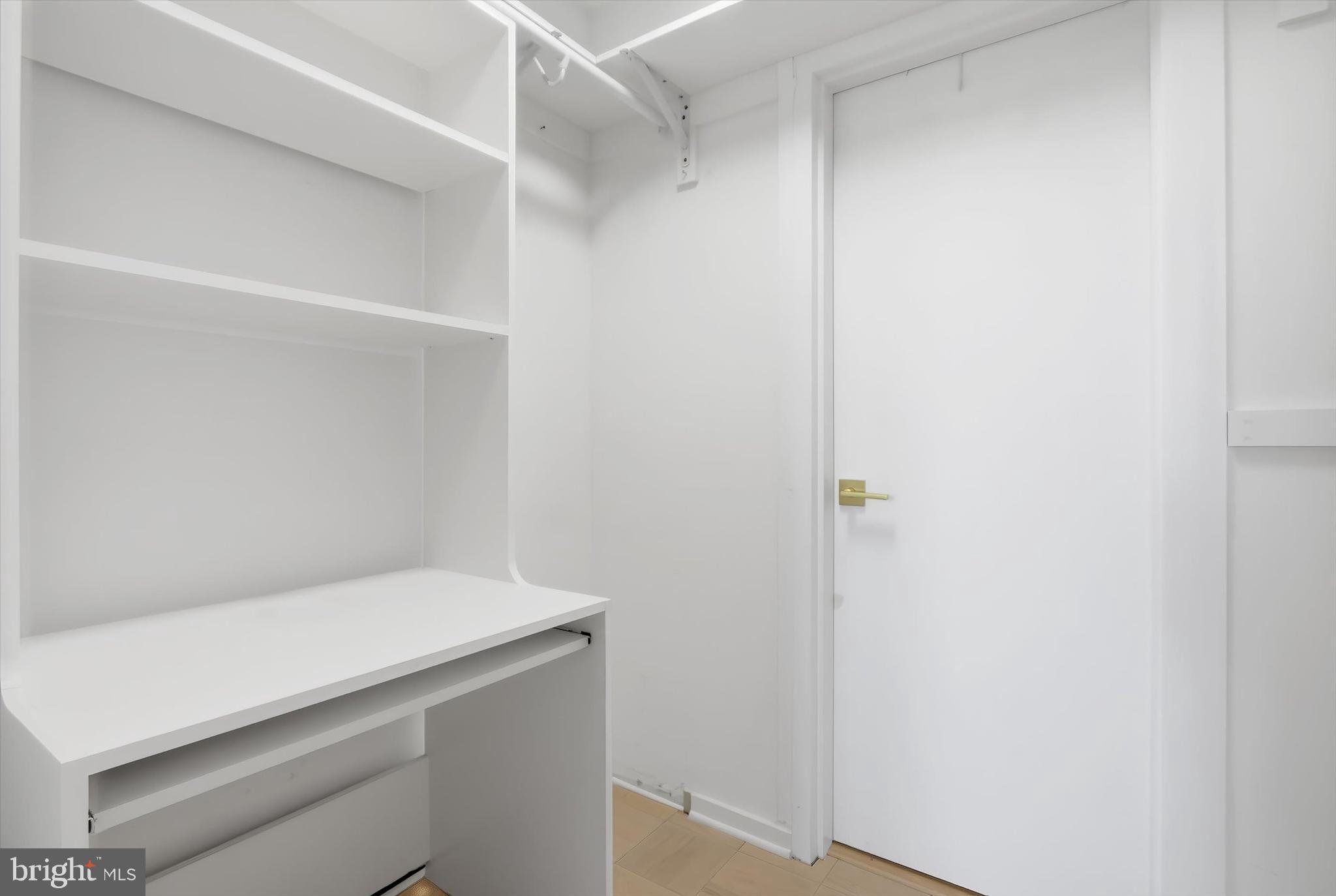 PROMENADE TOWERS - Residential